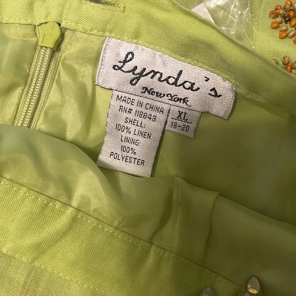 Lynda’s New York Linen Skirt Set - Picture 6 of 7